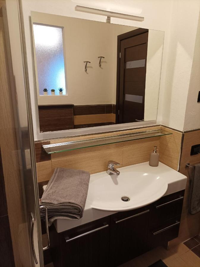 Il Nido Apartment Алба Екстериор снимка